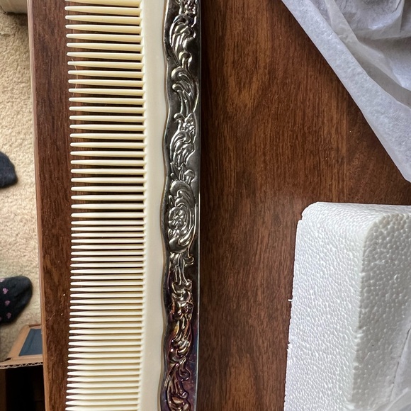 VINTAGE INTERNATIONAL SILVER COMPANY GROOMING KIT (x2)!!! - Picture 5 of 9